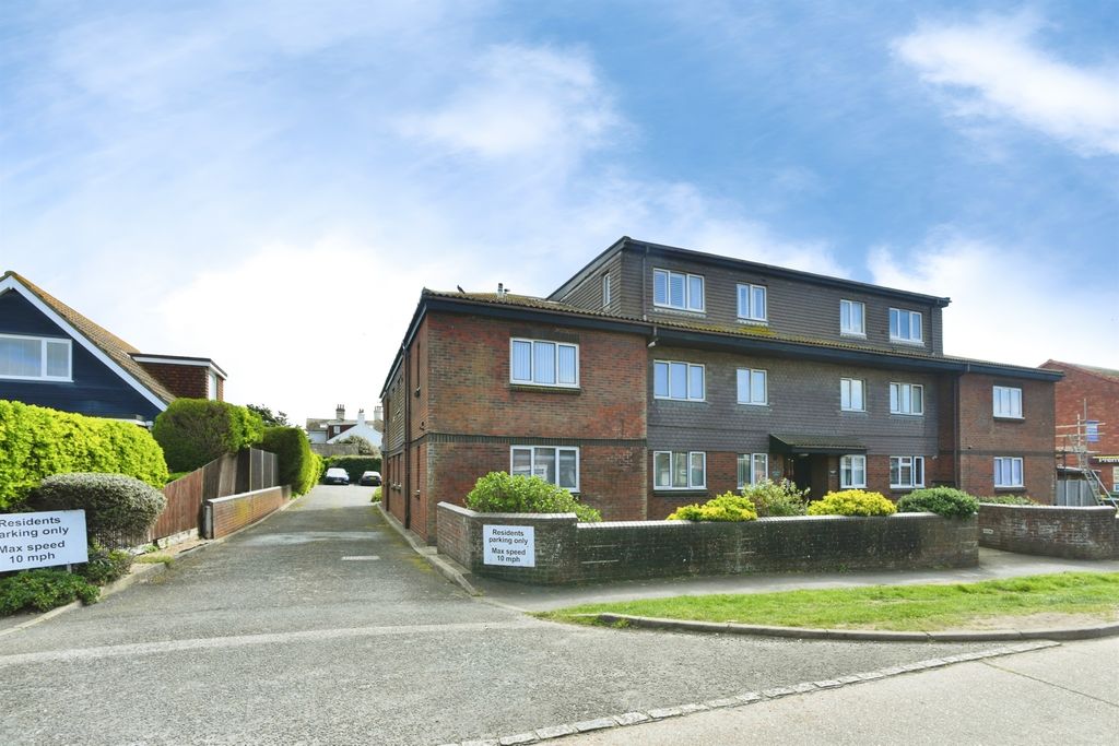 1 bed flat for saleCentral Avenue, Telscombe Cliffs, Peacehaven BN10 photo 3