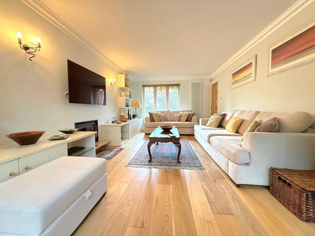 Additional image 7 of 5 bed detached house for saleBelfry Lane, Collingtree Park, Northampton NN4