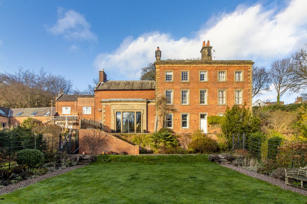 5 bed country house for saleGatehouse Drive Wirksworth, Matlock Derbyshire Dales DE4