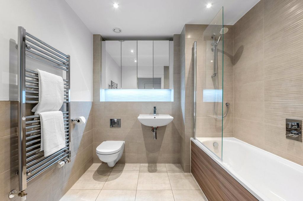 Additional image 5 of 2 bed flat for saleBruce Grove, Orpington BR6