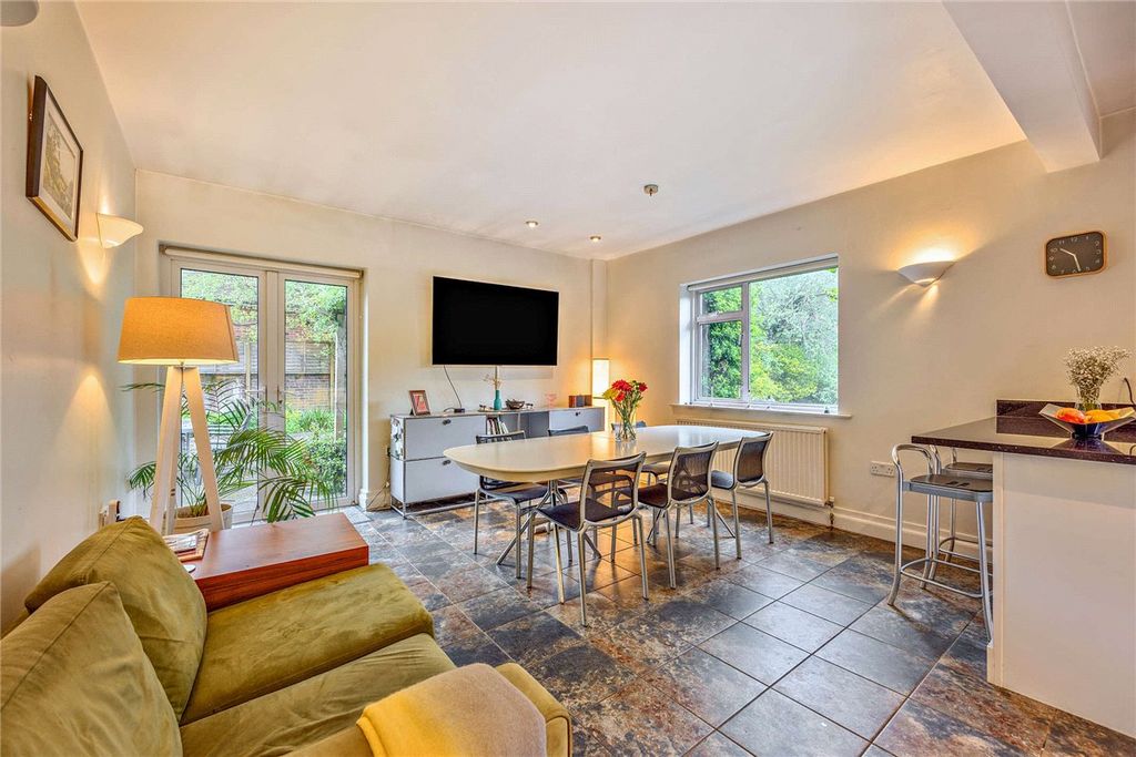Additional image 3 of 5 bed detached house for saleAndover Road, Newbury, Berkshire RG14