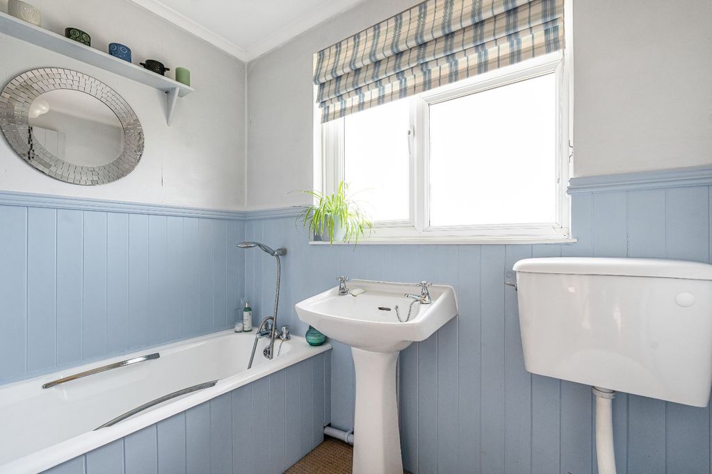 Additional image 16 of 4 bed detached house for saleHambidge Lane, Lechlade, Gloucestershire GL7