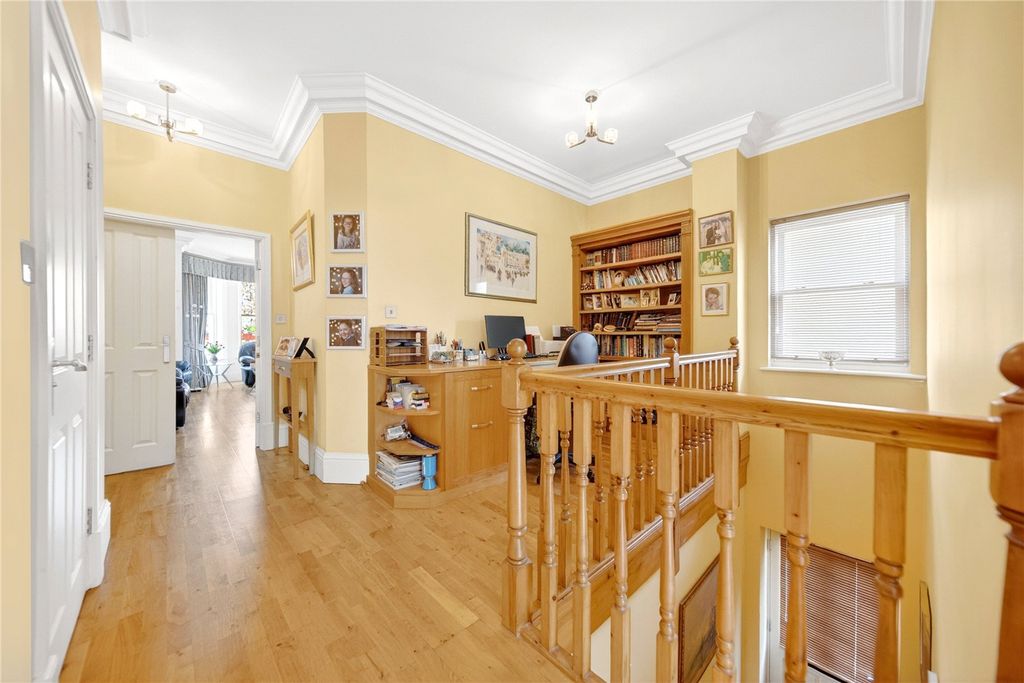 Additional image 6 of 3 bed flat for saleFlat 2, Park Crescent, Roundhay, Leeds LS8