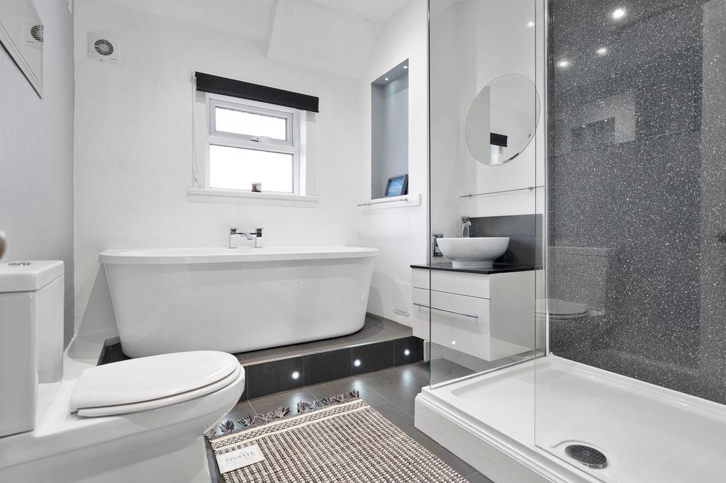 Additional image 16 of 5 bed town house for sale48 St. Baldreds Road, North Berwick EH39