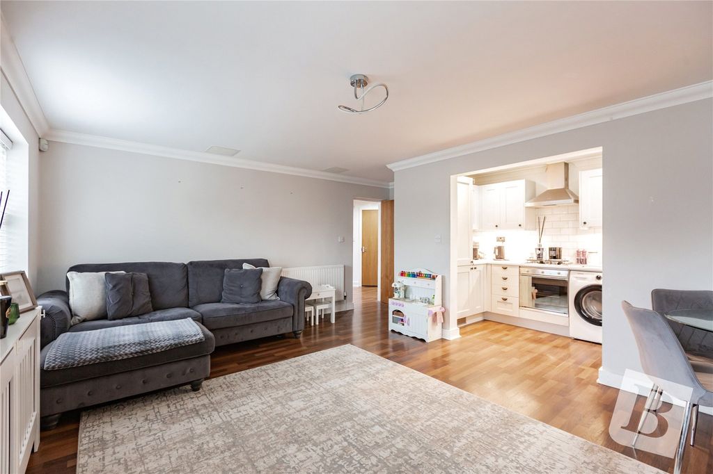 2 bed flat for saleWalter Mead Close, Ongar, Essex CM5