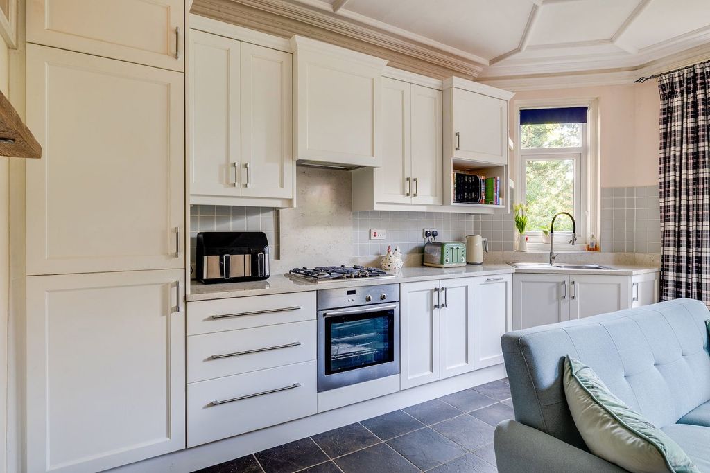 2 bed flat for saleDalefords Lane, Whitegate, Northwich CW8 photo 5