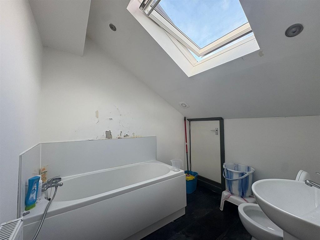 Additional image 7 of 5 bed flat for saleJames Street, Preston PR1