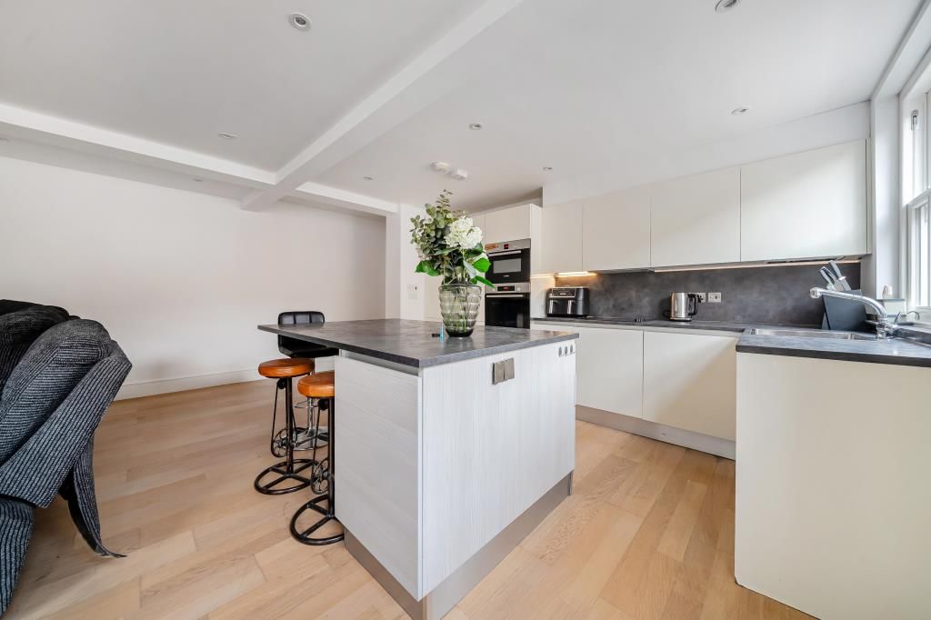 Additional image 6 of 2 bed flat for saleNewbury, Berkshire RG14
