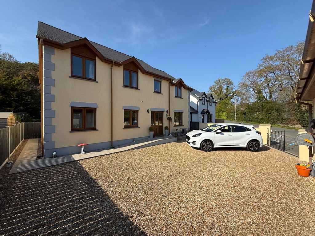 4 bed detached house for saleCenarth, Newcastle Emlyn SA38
