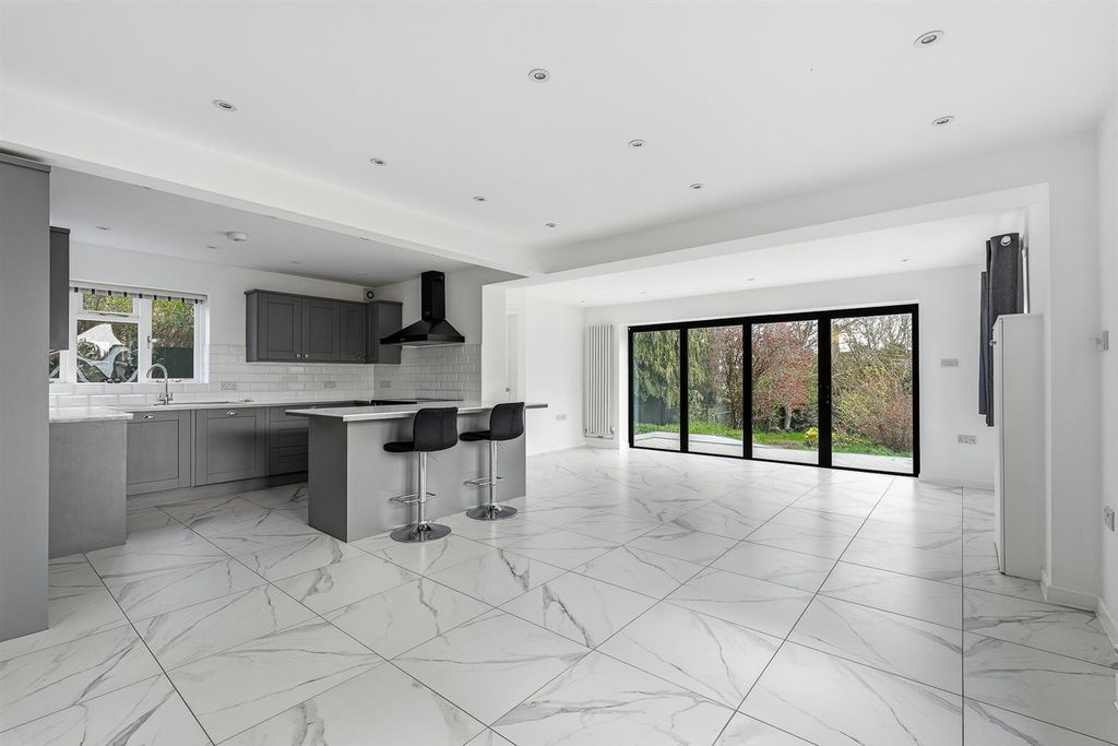 Additional image 2 of 5 bed detached house for saleSt. Lawrence Drive, Cringleford NR4