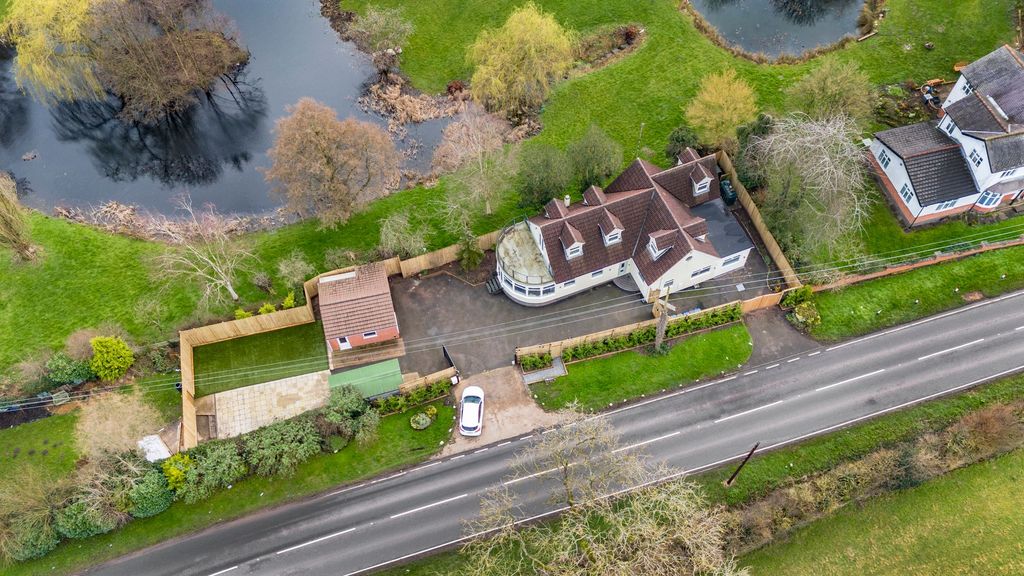 Additional image 32 of 5 bed detached house for saleLutterworth Road, Nuneaton CV11