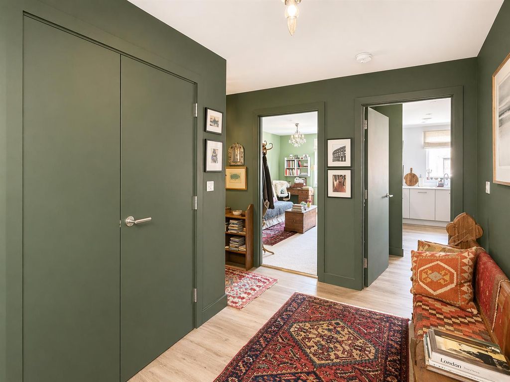 2 bed flat for salePullman Building NR3 photo 2