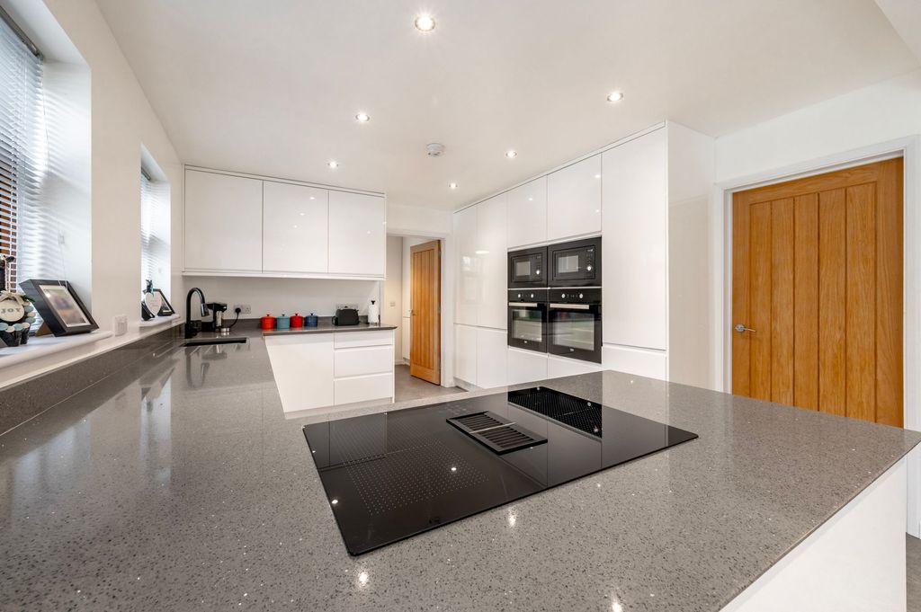 Additional image 13 of 6 bed detached house for saleChestnut Avenue, Oulton Broad NR32