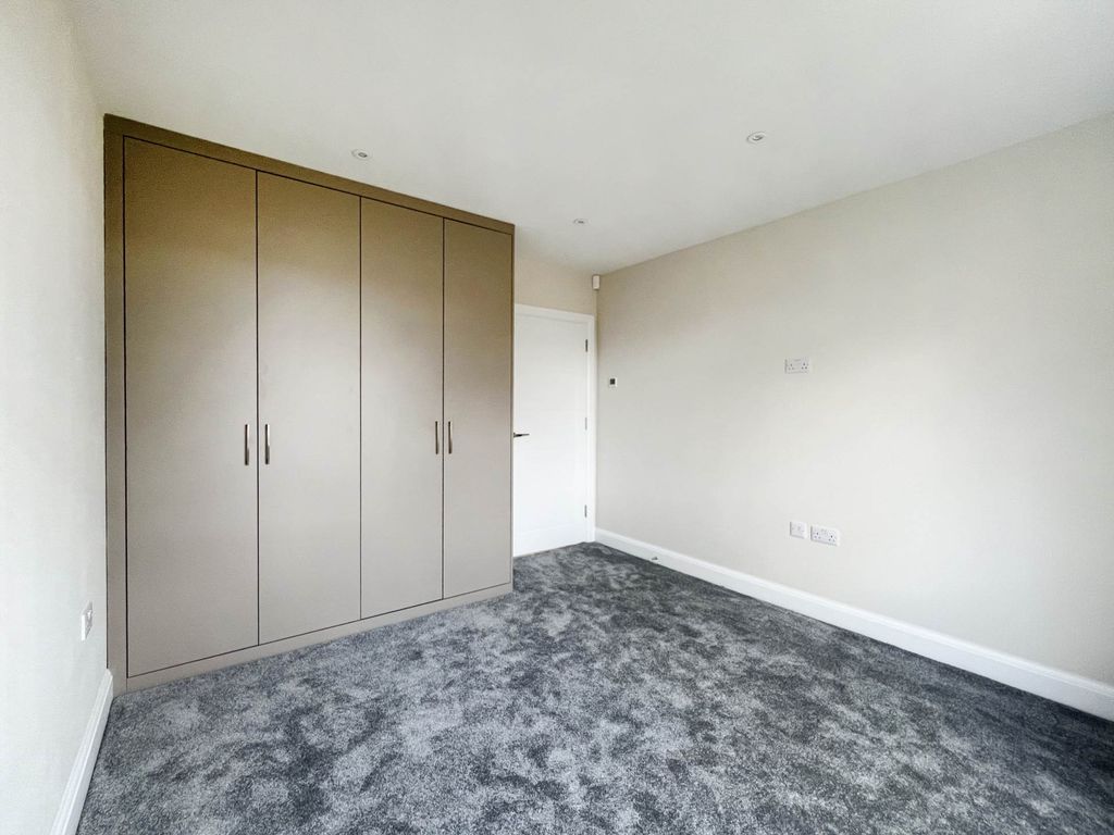 Additional image 9 of 4 bed terraced house for saleWoodfield Gardens, New Malden KT3
