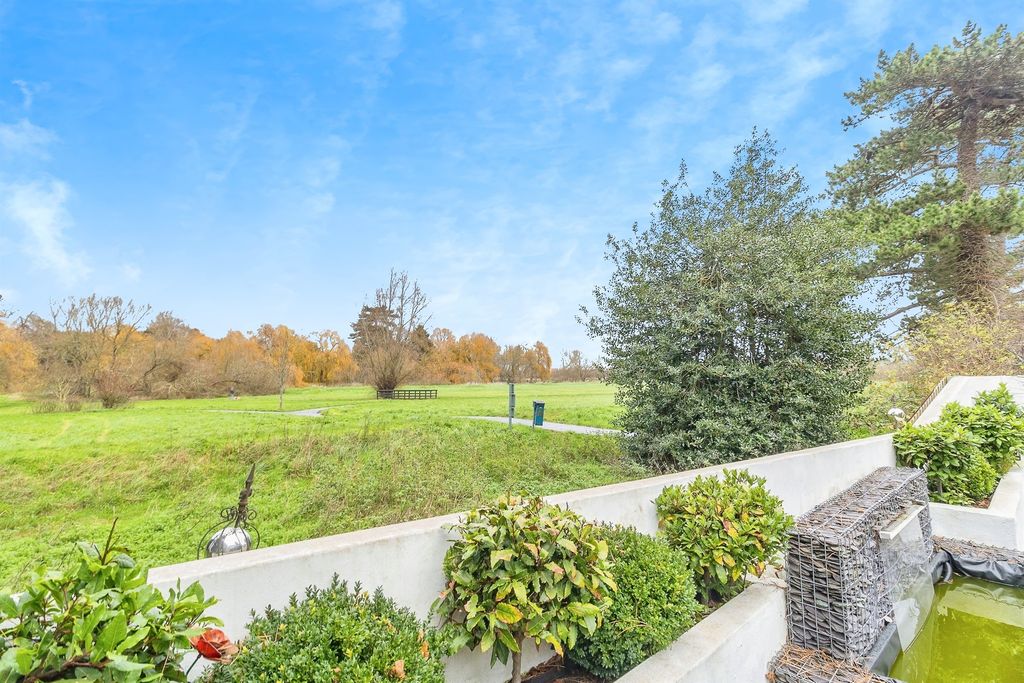 Additional image 22 of 5 bed detached house for saleCastle Meadow Close, Newport Pagnell MK16