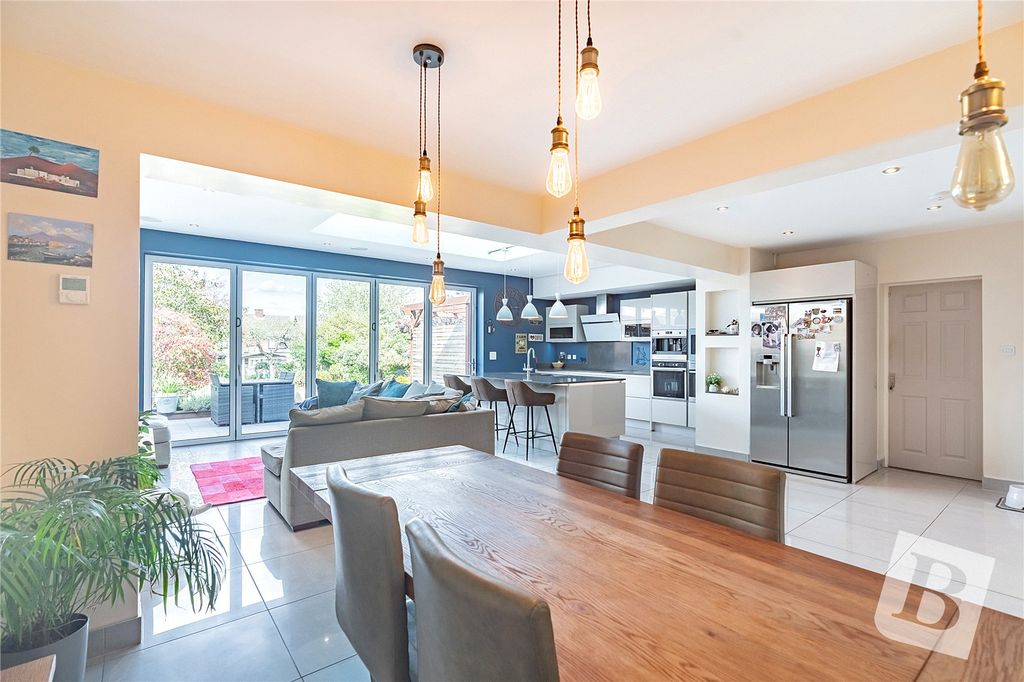 Additional image 7 of 5 bed semi-detached house for saleBrentwood Road, Ongar, Essex CM5