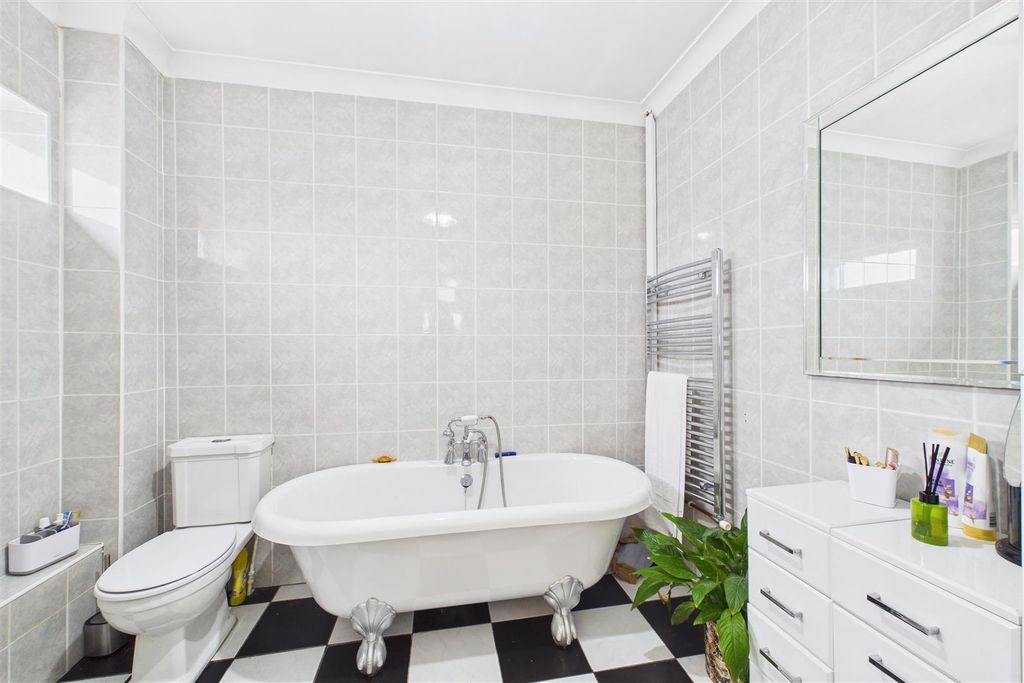Additional image 8 of 7 bed detached house for saleLondon Road, Balderton, Newark NG24
