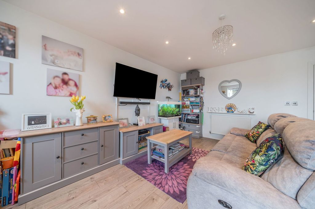 Additional image 5 of 2 bed flat for saleBruce Grove, Orpington BR6