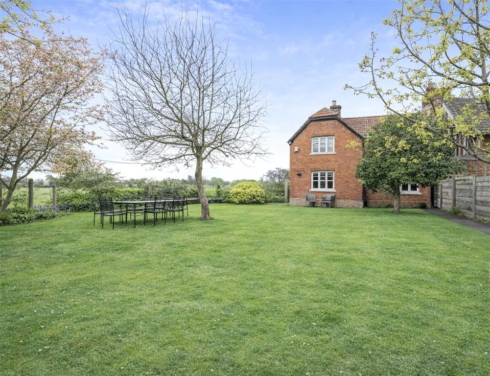 3 bed semi-detached house for saleDragon Lane, Manningford Bruce, Pewsey SN9