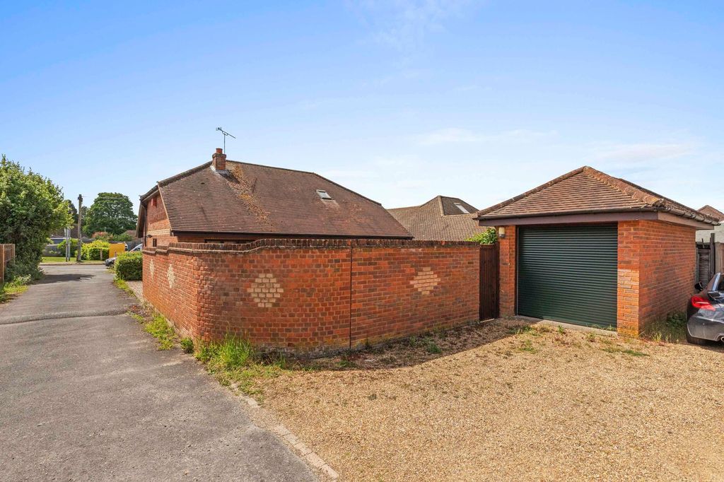 Additional image 14 of 3 bed detached bungalow for saleNew Road, Princes Risborough HP27