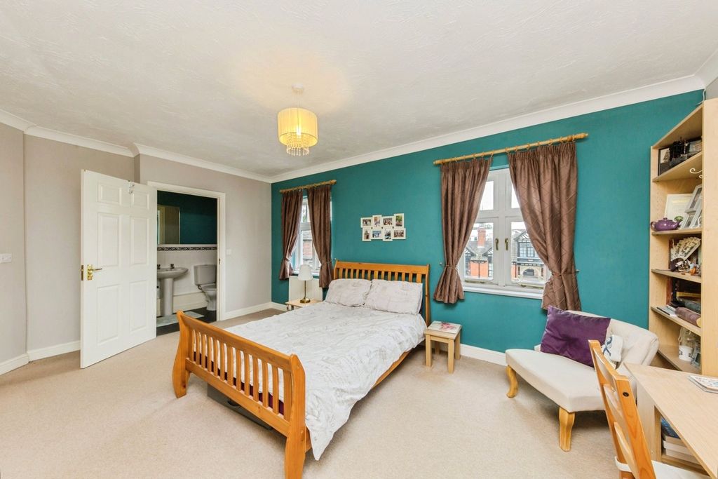 Additional image 10 of 2 bed flat for saleEastgate, Macclesfield, Cheshire SK10