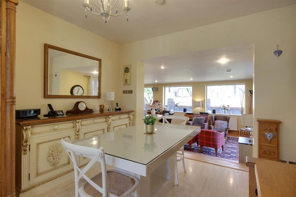 Additional image 10 of 6 bed detached house for saleWoodlands Rise, North Ferriby HU14