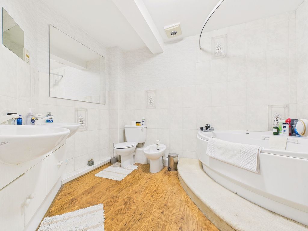 Additional image 11 of 2 bed flat for saleChandlers Quay, St Peters Basin, Newcastle Upon Tyne NE6