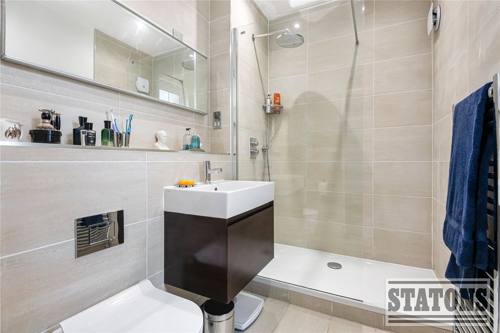 Additional image 11 of 2 bed flat for saleRydal Mount, Santers Lane, Potters Bar, Hertfordshire EN6