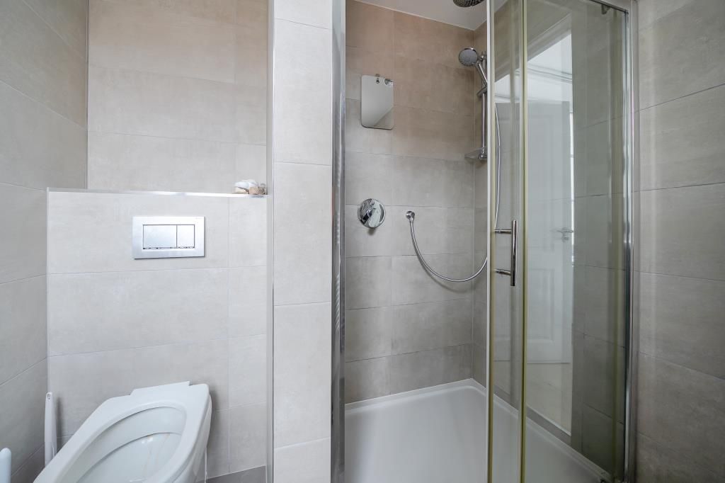 Additional image 18 of 2 bed flat for saleNewbury, Berkshire RG14