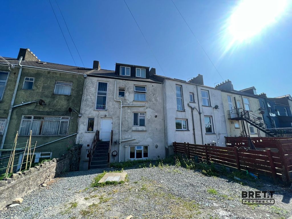 1 bed flat for saleFlat 3, 19 London Road, Pembroke Dock SA72