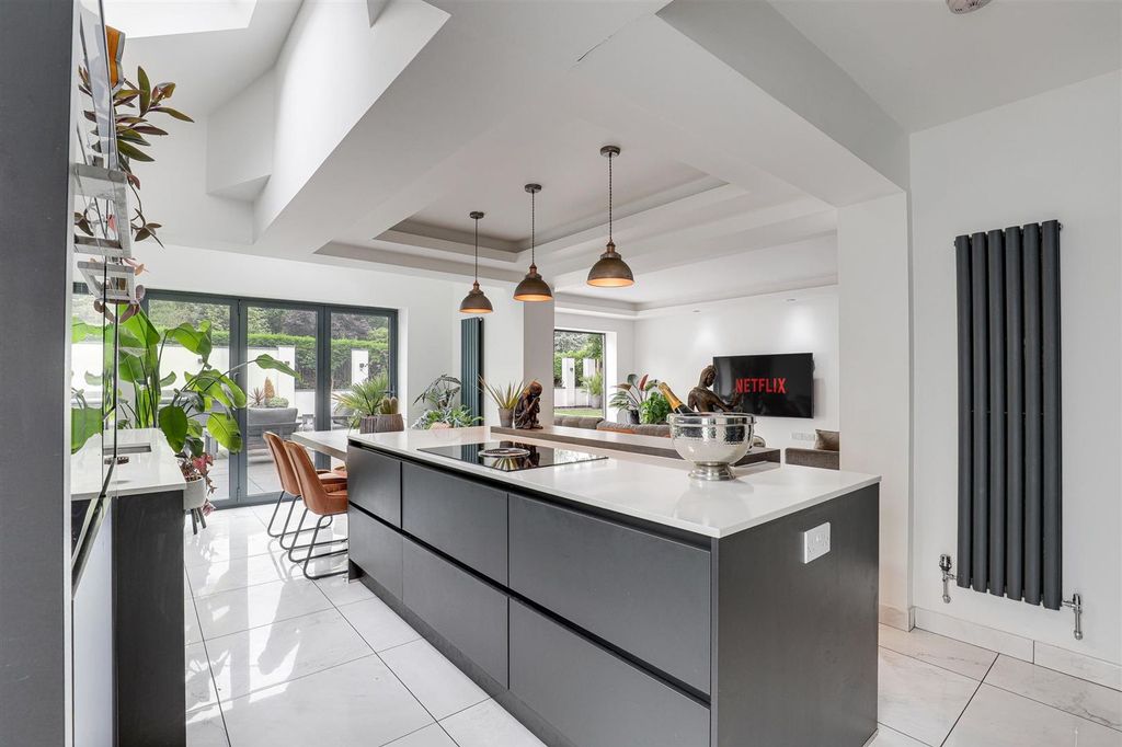 5 bed detached house for saleLandmere Lane, Ruddington NG11 photo 4