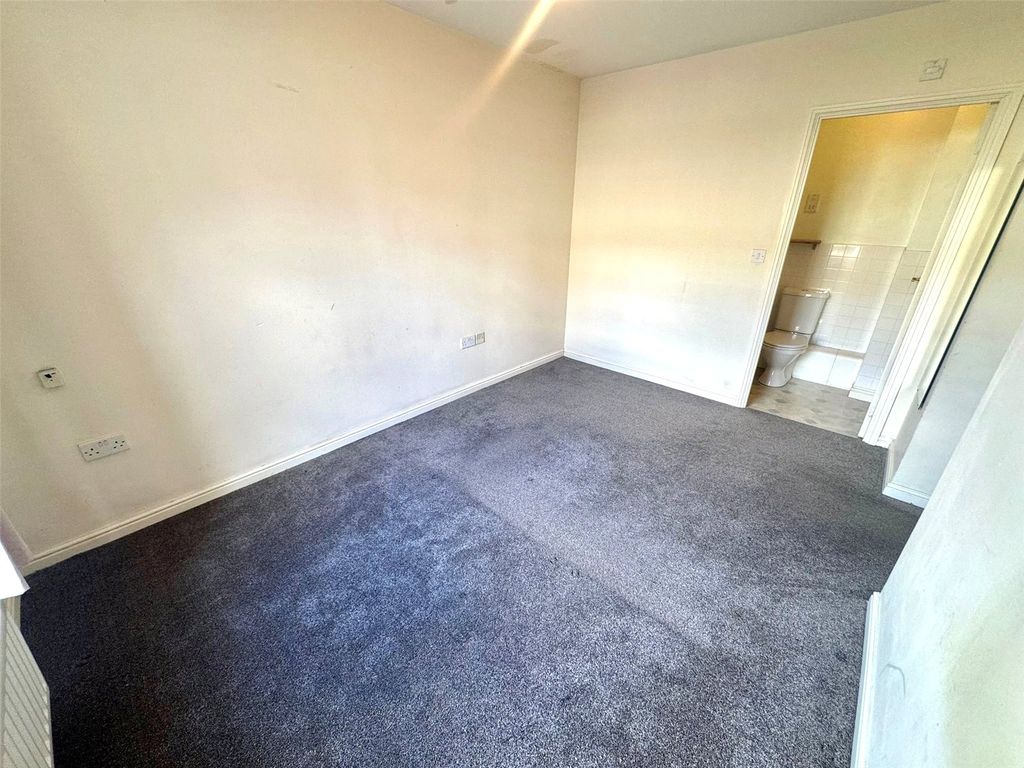 Additional image 7 of 2 bed flat for saleChaloner Grove, Wakefield, West Yorkshire WF1