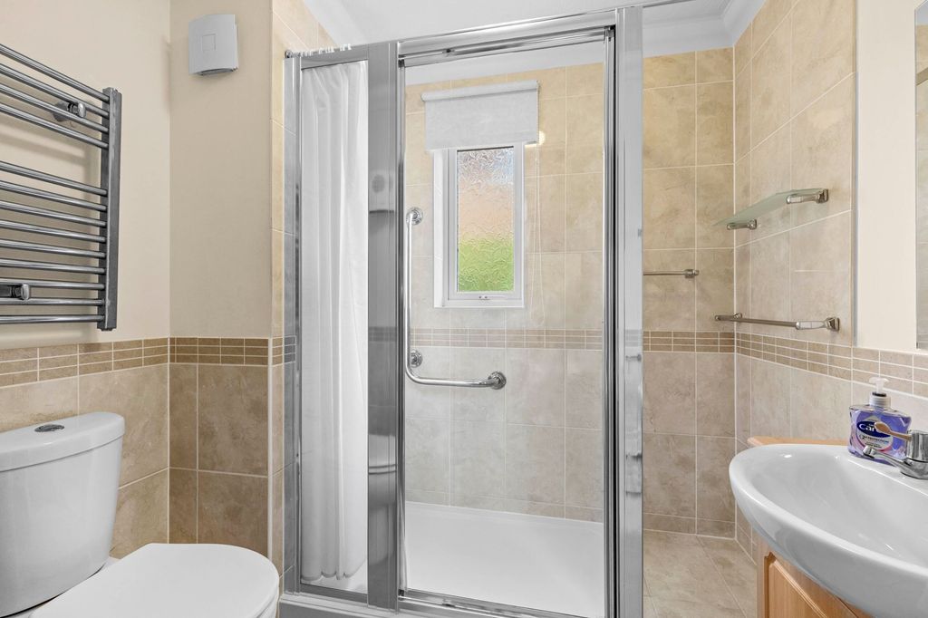 Additional image 7 of 2 bed flat for saleWellington Avenue, Princes Risborough HP27