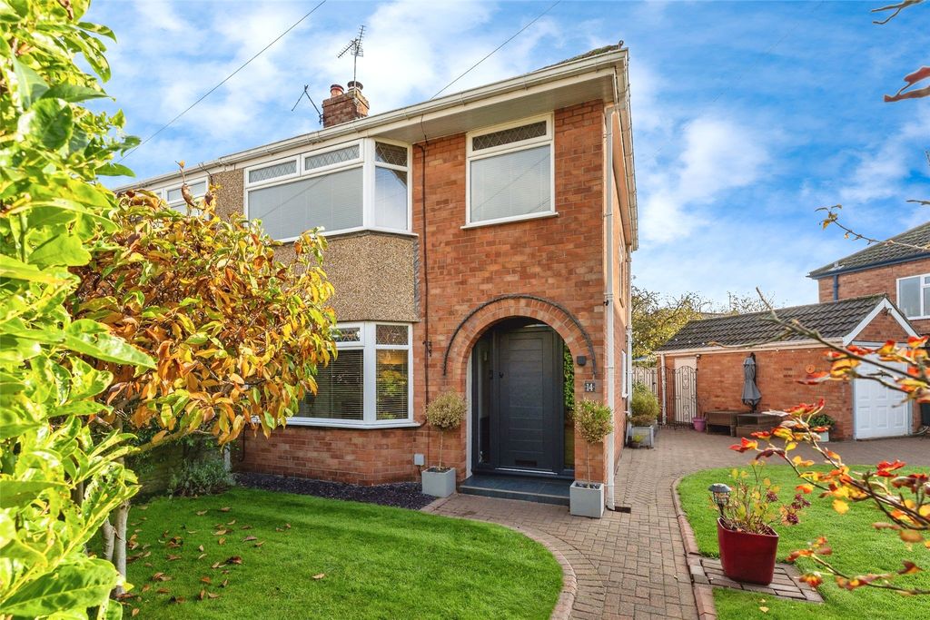 3 bed semi-detached house for saleAbbots Way, Neston, Cheshire CH64