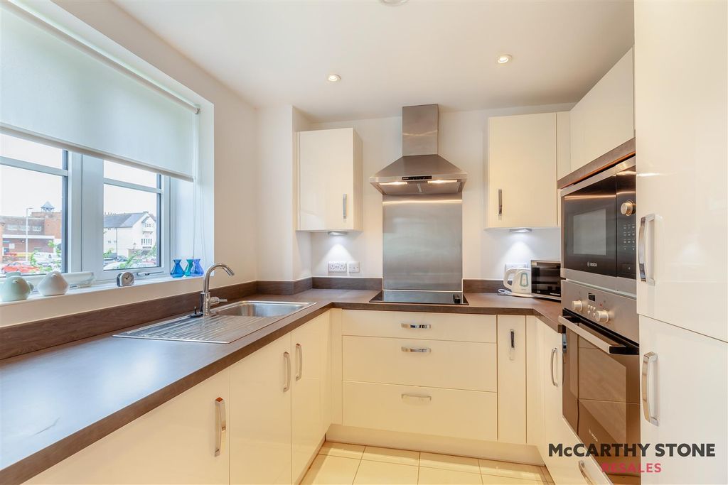 Additional image 3 of 1 bed flat for saleLawrence Place, White Horse Lane, Maldon CM9