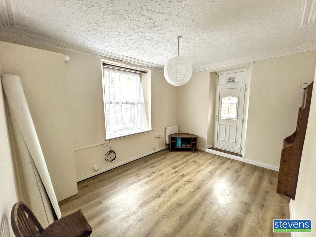 2 bed flat for saleNorthfield Road, Okehampton, Devon EX20 photo 3