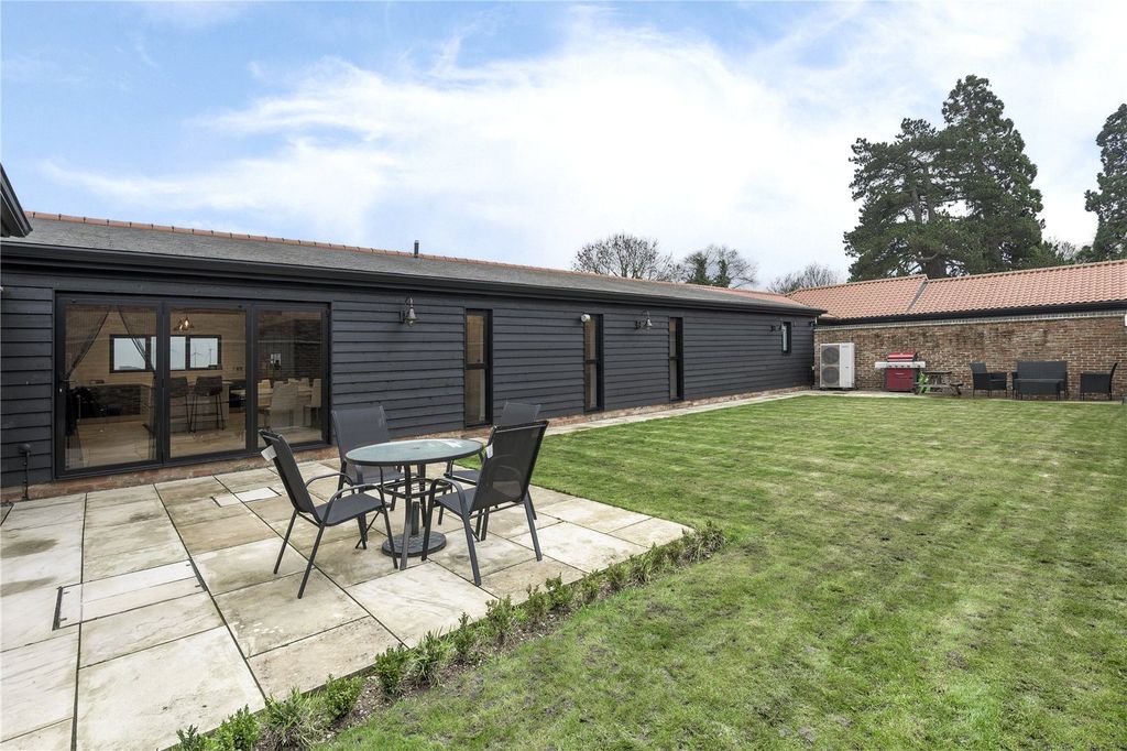 3 bed barn conversion for saleColdham Bank, March, Cambridgeshire PE15 photo 4