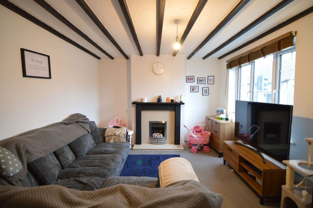 3 bed terraced house for saleMarket Street, Lutterworth LE17