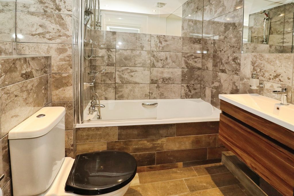 Additional image 9 of 2 bed flat for saleOlsen Rise, Lincoln LN2
