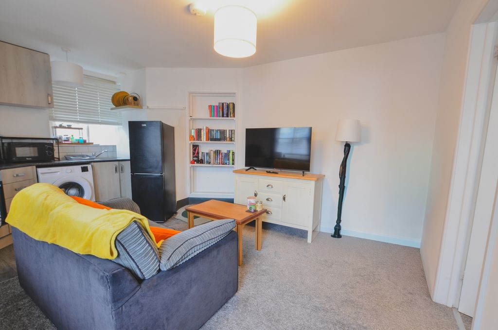 Additional image 11 of 1 bed flat for saleParade Square, Lostwithiel, Cornwall PL22