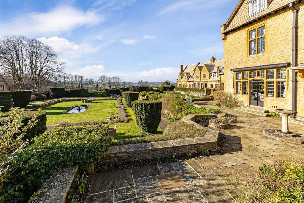 Additional image 17 of 2 bed flat for saleEvesham Road, Stow On The Wold, Cheltenham, Gloucestershire GL54