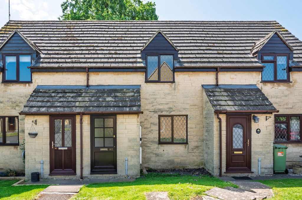 2 bed terraced house for salePrimrose Court, Moreton-In-Marsh GL56