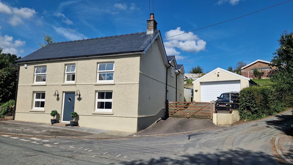 4 bed detached house for salePenybanc, Llandeilo, Carmarthenshire. SA19