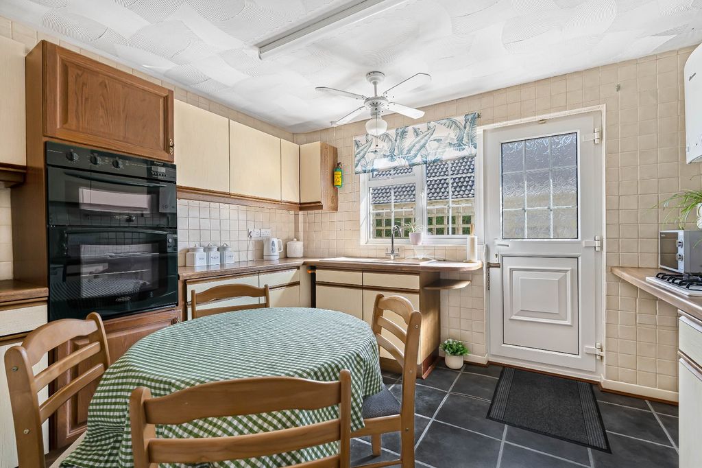 Additional image 5 of 3 bed bungalow for saleBriary Road, Lechlade, Gloucestershire GL7