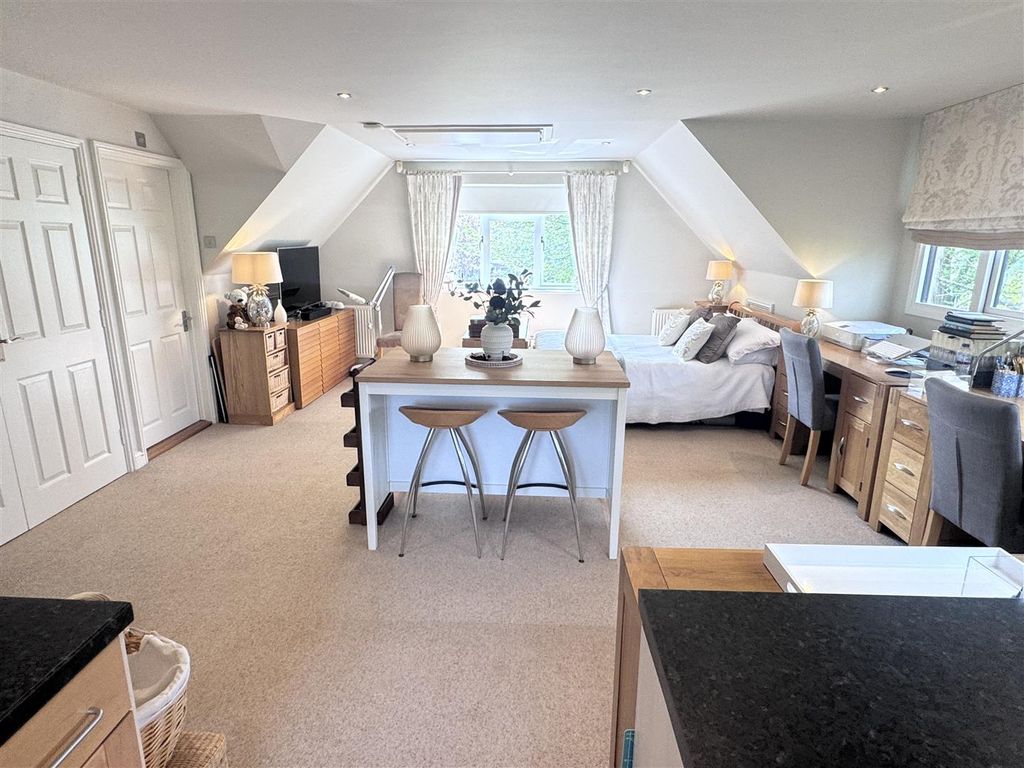 Additional image 33 of 6 bed detached house for saleBickleigh Ridge, Yew Gate, Newbury RG14