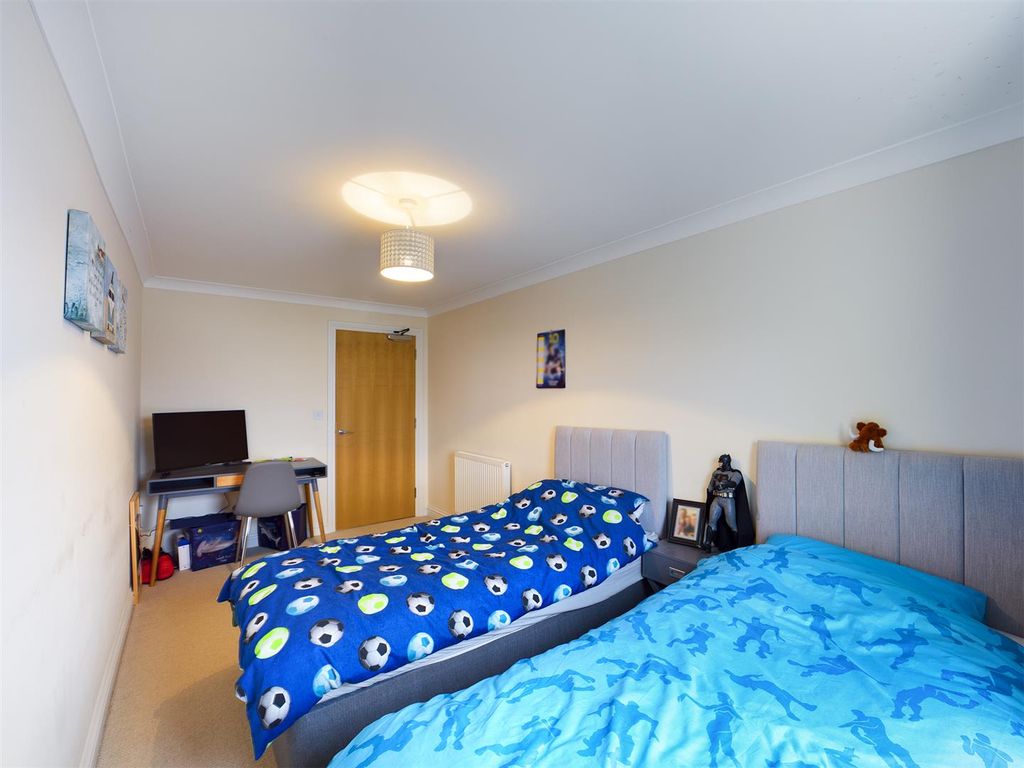 Additional image 15 of 3 bed flat for salePentire Avenue, Pentire, Newquay TR7