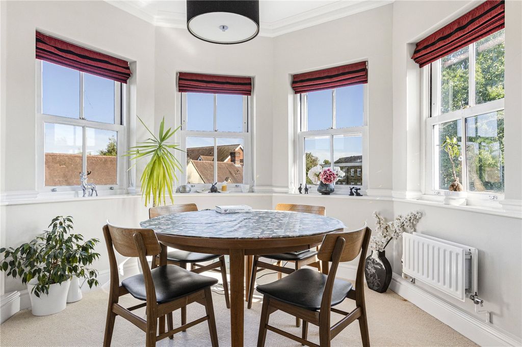 2 bed flat for saleRutherway, Waterside OX2 photo 4