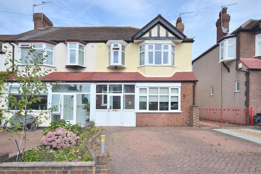 3 bed end terrace house for saleEastway, Morden SM4