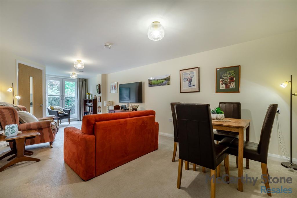 Additional image 5 of 2 bed flat for saleBurlington Gardens, Leyland PR25