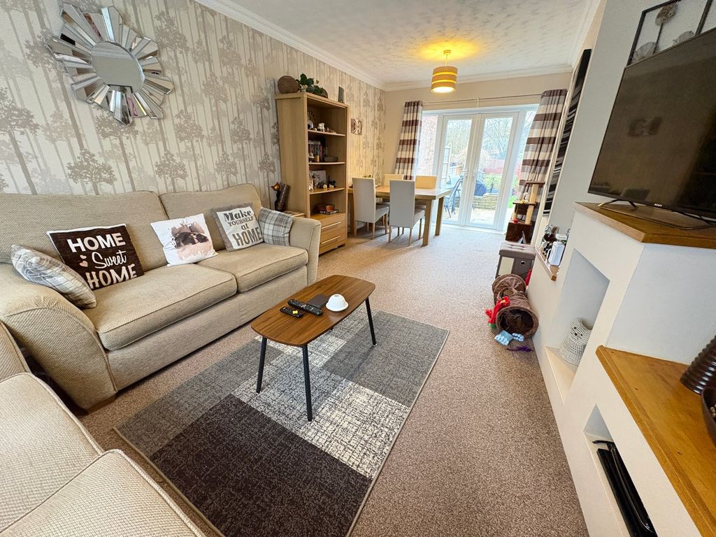 Additional image 2 of 3 bed town house for saleCedar Avenue, Lutterworth LE17